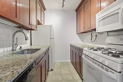 360 Westchester Avenue #623, Port Chester, NY 10573 - Photo 3