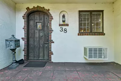 38 Cedarhurst Avenue, Cedarhurst, NY 11516 - Photo 3
