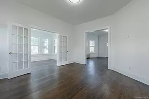 209 Smith St, Freeport, NY 11520 - Photo 5