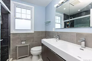 209 Smith St, Freeport, NY 11520 - Photo 13