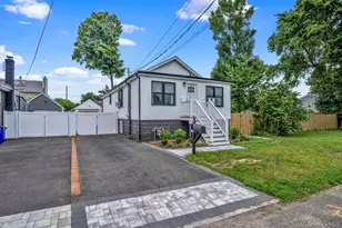 93 Overton St, Deer Park, NY 11729 - Photo 5