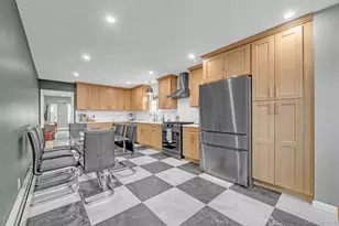 93 Overton St, Deer Park, NY 11729 - Photo 19