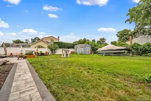 93 Overton St, Deer Park, NY 11729 - Photo 9