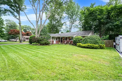 44 Winslow Lane, Smithtown, NY 11787 - Photo 3