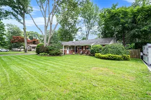 44 Winslow Ln, Smithtown, NY 11787 - Photo 3