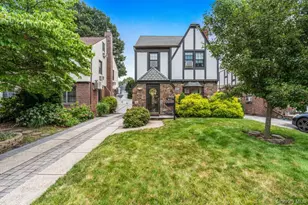 86-17 253rd St, Bellerose, NY 11426 - Photo 3