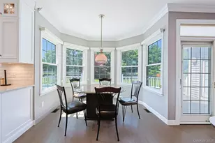 8 Parkview Dr, Jericho, NY 11753 - Photo 15
