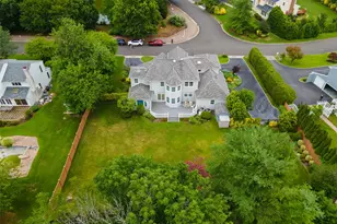 8 Parkview Dr, Jericho, NY 11753 - Photo 9