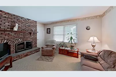 347 Miller Place Road, Miller Place, NY 11764 - Photo 11