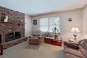 347 Miller Place Rd, Miller Place, NY 11764 - Photo 11