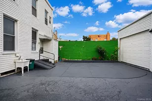 63-40 60th Pl, Ridgewood, NY 11385 - Photo 3