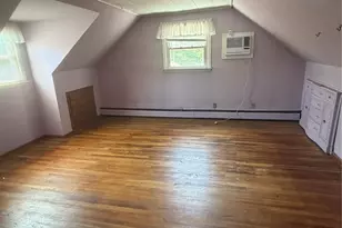 1162 Whitehall Ln, Wantagh, NY 11793 - Photo 9
