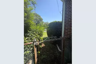 1162 Whitehall Lane, Wantagh, NY 11793 - Photo 15
