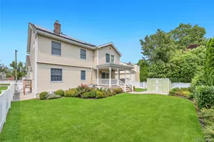 16 Ashland Ave, New Hyde Park, NY 11040 - Photo 9