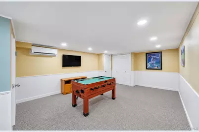 16 Ashland Avenue, New Hyde Park, NY 11040 - Photo 41