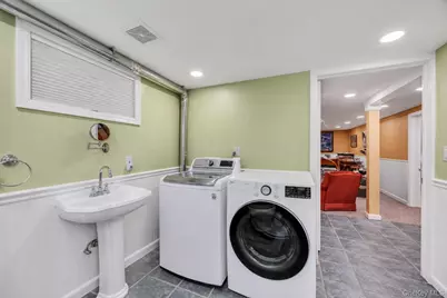 16 Ashland Avenue, New Hyde Park, NY 11040 - Photo 43