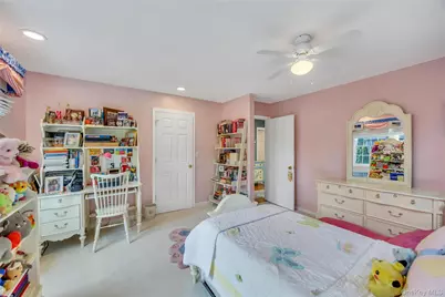 16 Ashland Avenue, New Hyde Park, NY 11040 - Photo 33