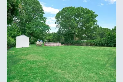 269 Carleton Drive E, Shirley, NY 11967 - Photo 17