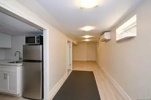 15-48 150th Pl, Whitestone, NY 11357 - Photo 17