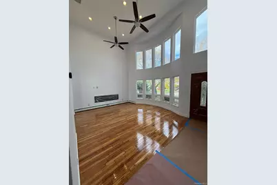 186 E Pennywood Avenue, Roosevelt, NY 11575 - Photo 15