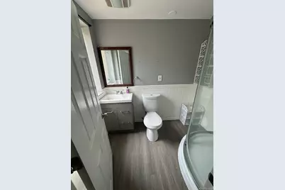 186 E Pennywood Avenue, Roosevelt, NY 11575 - Photo 21