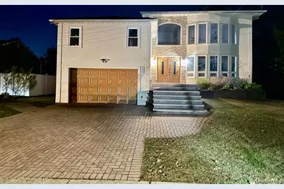 186 E Pennywood Avenue, Roosevelt, NY 11575 - Photo 1