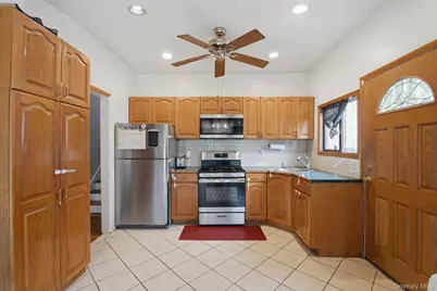 25 Chatham Terrace, Yonkers, NY 10710 - Photo 7