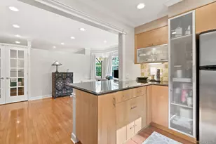 7 Chateaux Cir, Scarsdale, NY 10583 - Photo 9