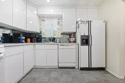 167 Lyon Street, Valley Stream, NY 11580 - Photo 15