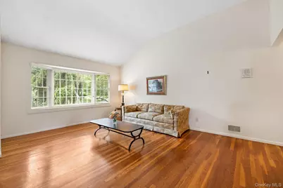 28 Stratford Place, New City, NY 10956 - Photo 5