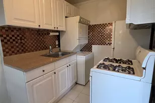 66-01 Park Dr E, Kew Gardens, NY 11367 - Photo 7