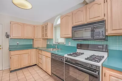 69 Vernon Avenue, Rockville Centre, NY 11570 - Photo 17