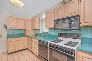 69 Vernon Ave, Rockville Centre, NY 11570 - Photo 17