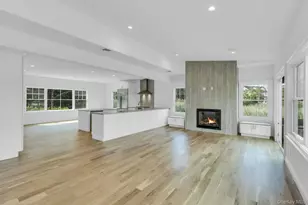 255 Peconic Bay Blvd, Aquebogue, NY 11901 - Photo 13