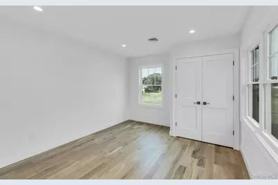 255 Peconic Bay Boulevard, Aquebogue, NY 11901 - Photo 25