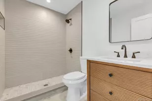 255 Peconic Bay Blvd, Aquebogue, NY 11901 - Photo 37