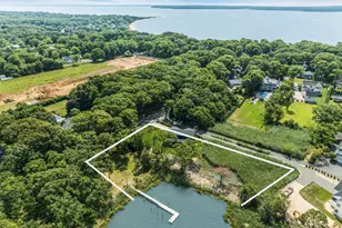 255 Peconic Bay Blvd, Aquebogue, NY 11901 - Photo 47