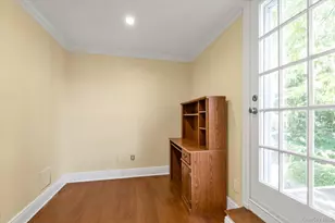 240-02 Poplar St, Douglaston, NY 11363 - Photo 21