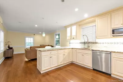240-02 Poplar Street, Douglaston, NY 11363 - Photo 11