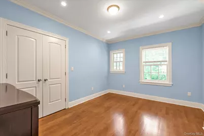 240-02 Poplar Street, Douglaston, NY 11363 - Photo 19