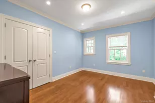 240-02 Poplar St, Douglaston, NY 11363 - Photo 19
