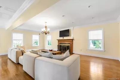 240-02 Poplar Street, Douglaston, NY 11363 - Photo 5