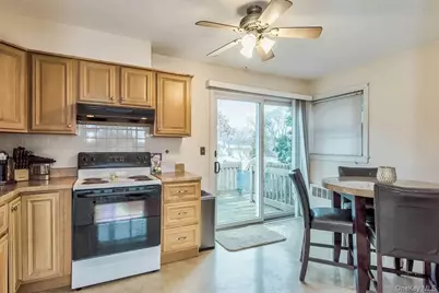 280 Van Cott Avenue, Farmingdale, NY 11735 - Photo 17