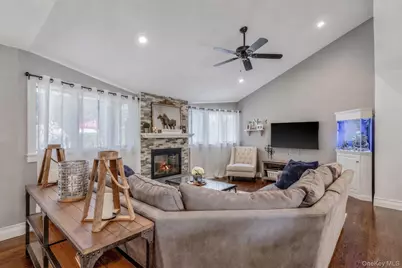 22 Caddy Place, Rocky Point, NY 11778 - Photo 9