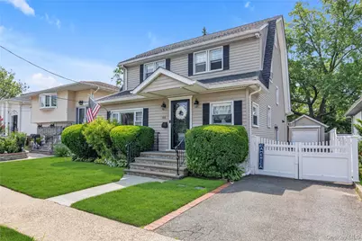144 Buckingham Place, Lynbrook, NY 11563 - Photo 23