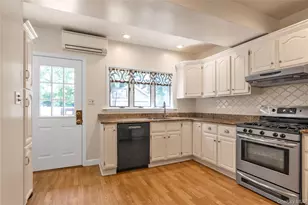 144 Buckingham Pl, Lynbrook, NY 11563 - Photo 9