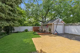 144 Buckingham Pl, Lynbrook, NY 11563 - Photo 21