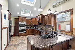 14 Tudor Rd, Shirley, NY 11967 - Photo 7