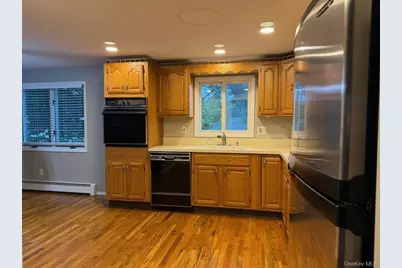 508 N. Broome Avenue, Lindenhurst, NY 11757 - Photo 3