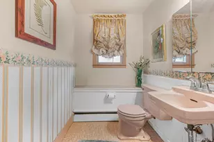 2 Atlas Ct, New Hyde Park, NY 11040 - Photo 13